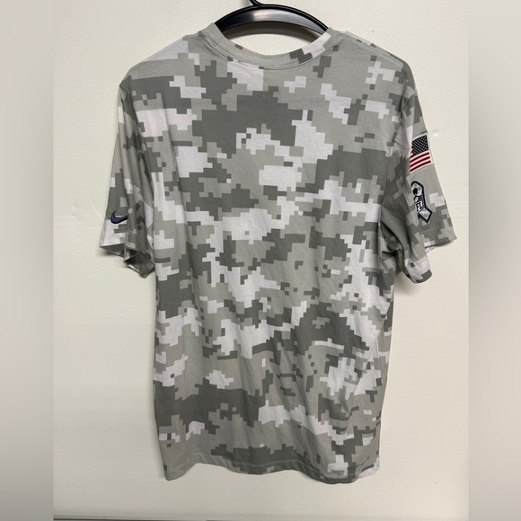 Los Angeles Rams Nike 2024 Salute To Service Performance T-Shirt - Arctic Camo M - Picture 3 of 6
